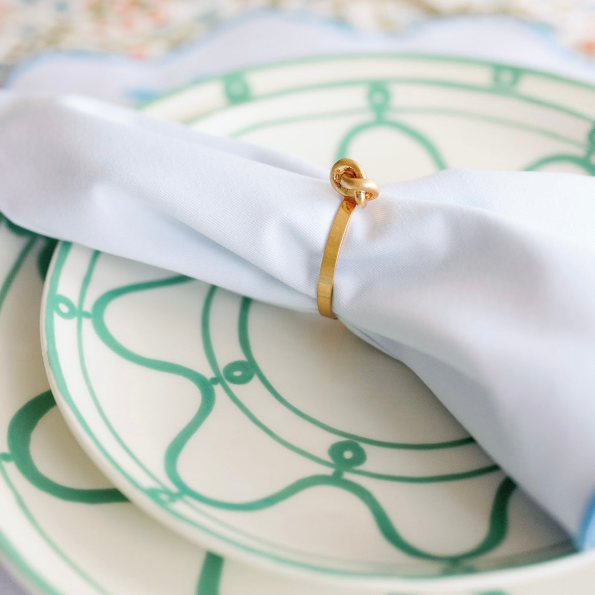 BRASS KNOT NAPKIN RINGS (SET OF 8)